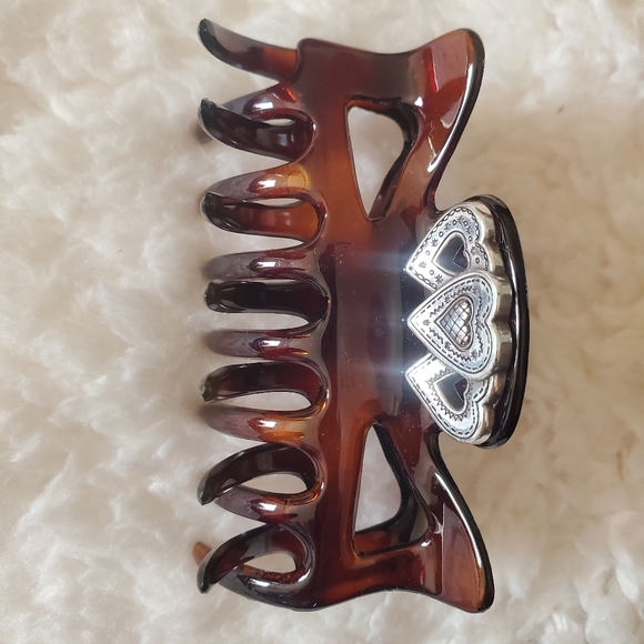 BRIGHTON HAIRCLIP with Hearts and BRIGHTON Heart Charm. - Picture 5 of 7